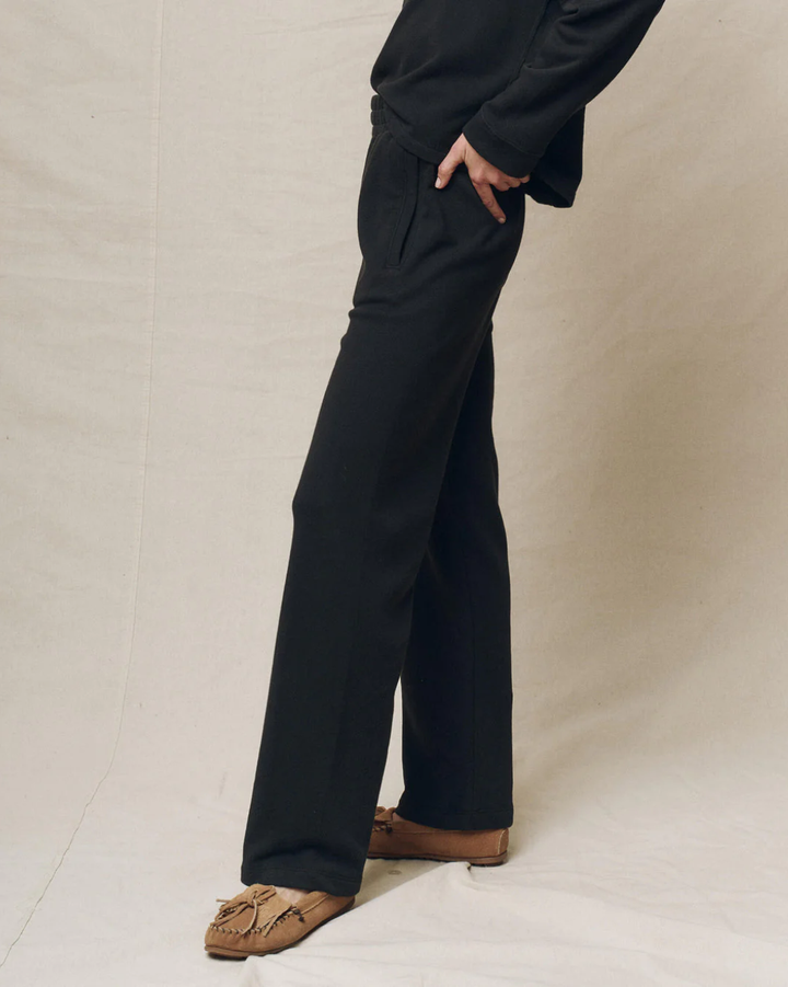 The Fleece Victory Sweatpant | Almost Black