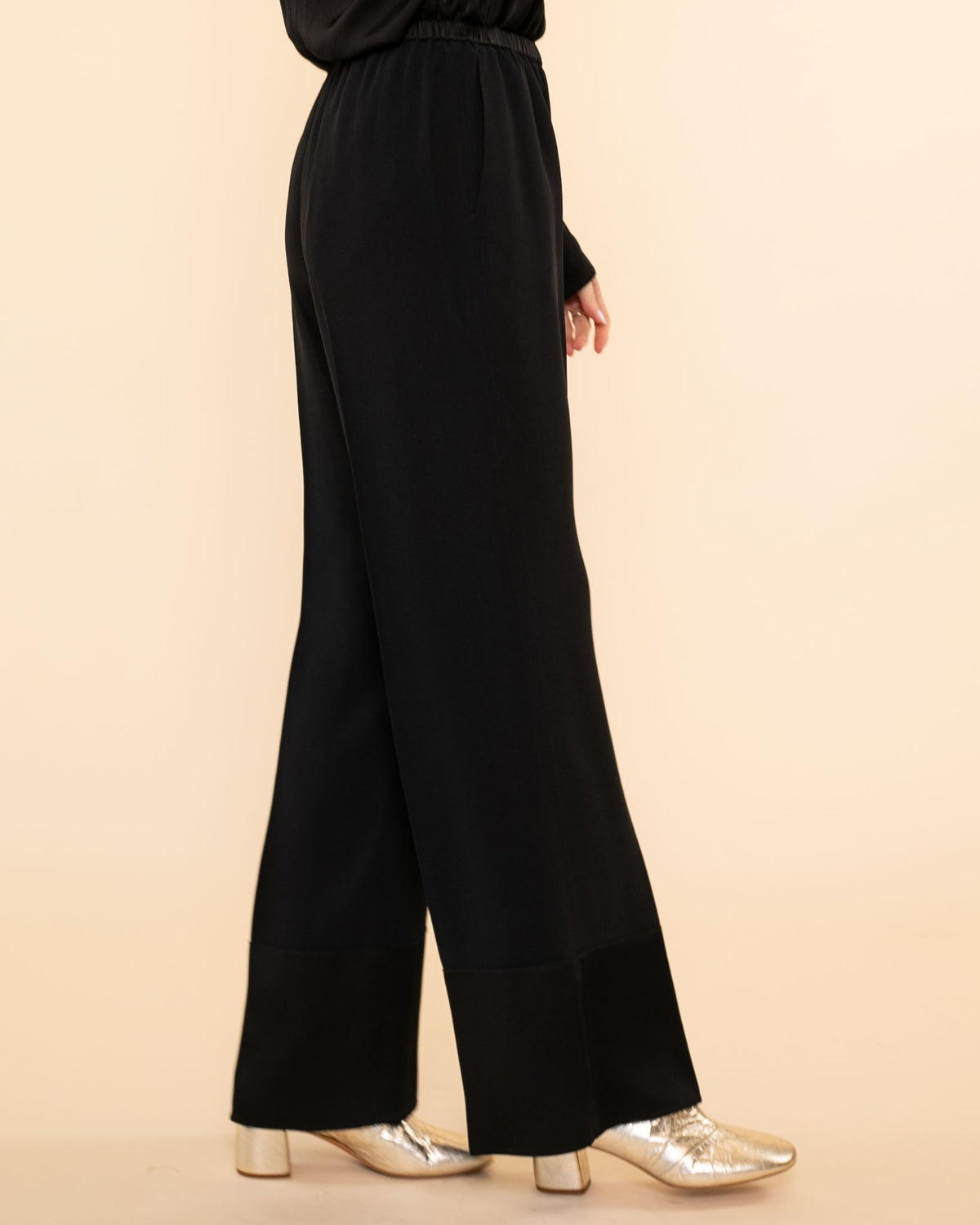 Satin Flared Pants | Nero