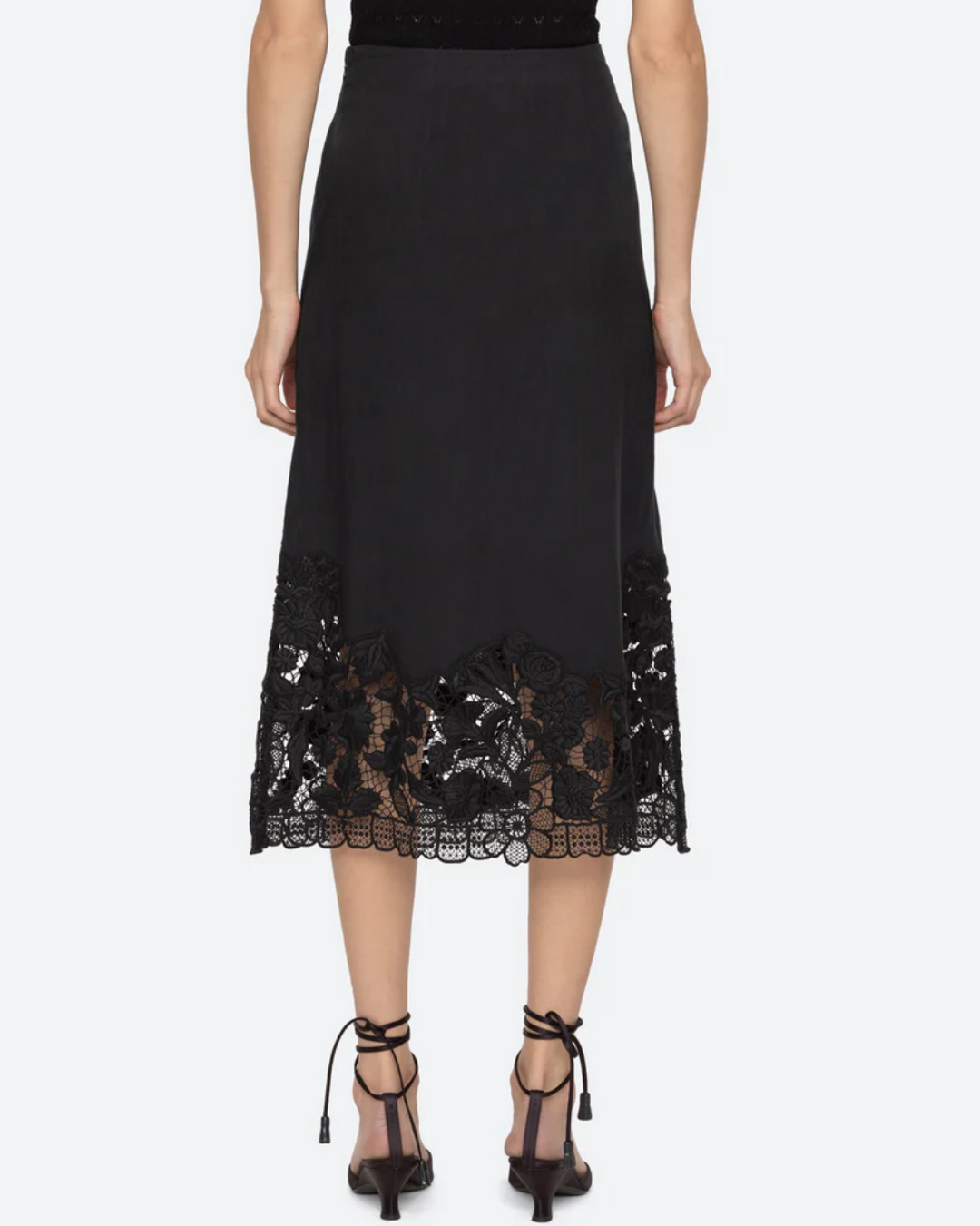 Katharine Embroidery Tie Skirt | Black