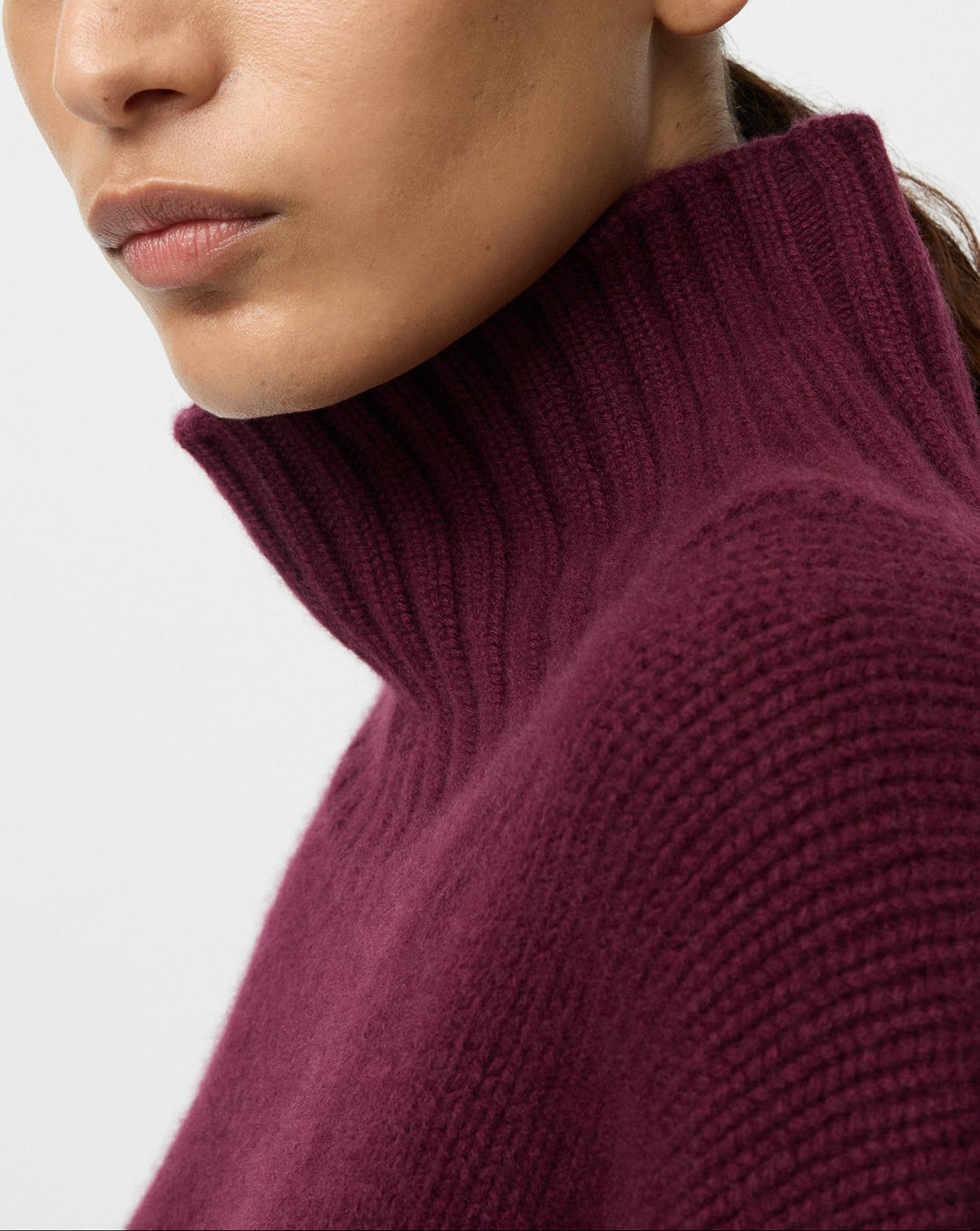 Girlfriend Turtleneck | Bordeaux