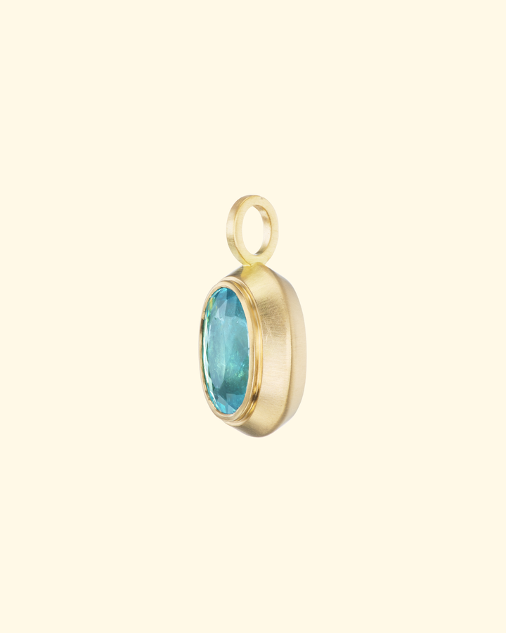 Blue Tourmaline Oval Pendant With Chain | 18k Yellow Gold