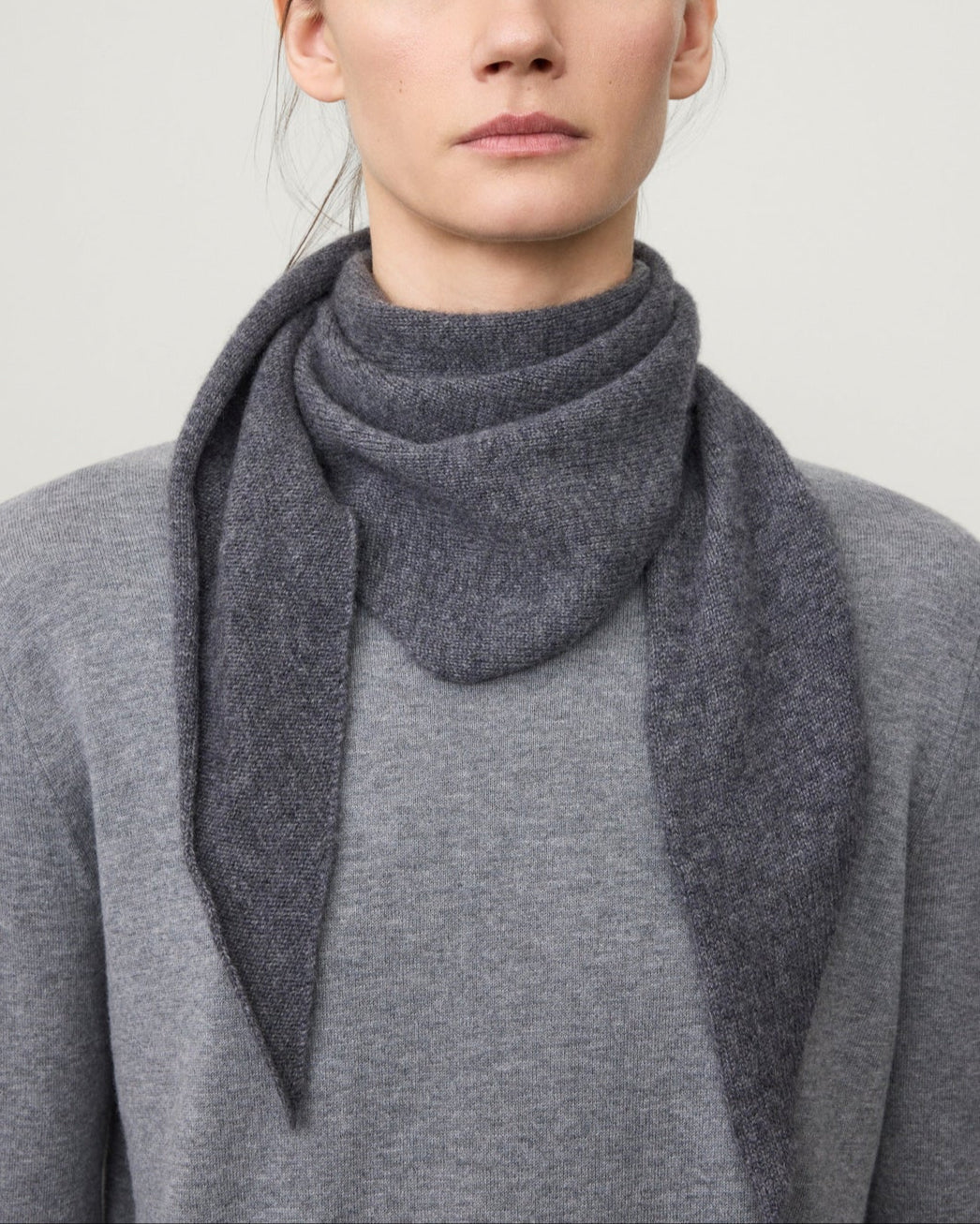 Florianne Scarf | Graphite