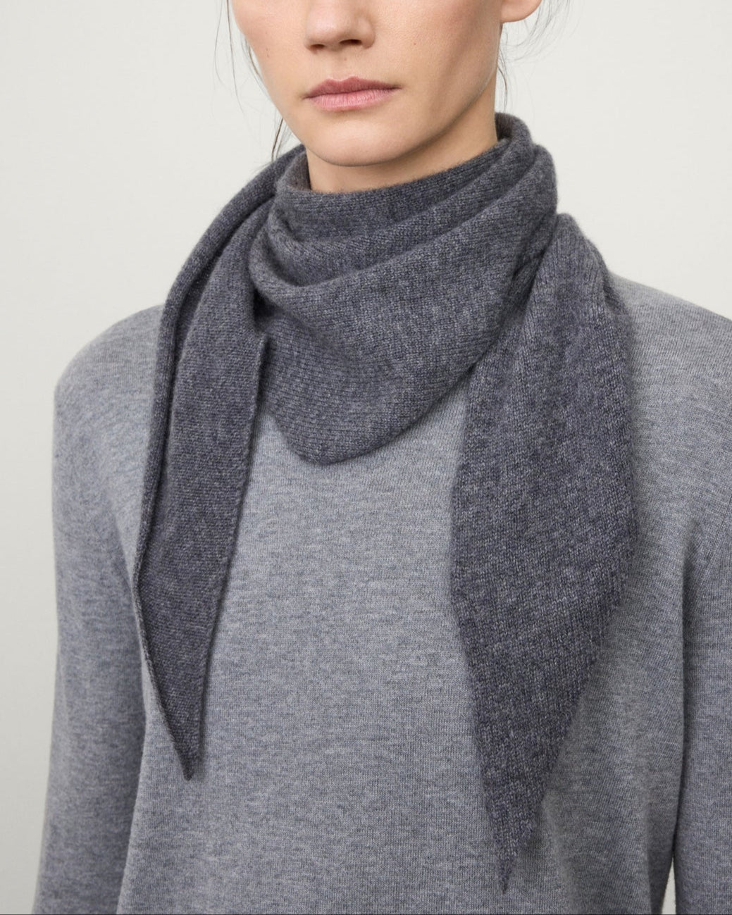 Florianne Scarf | Graphite