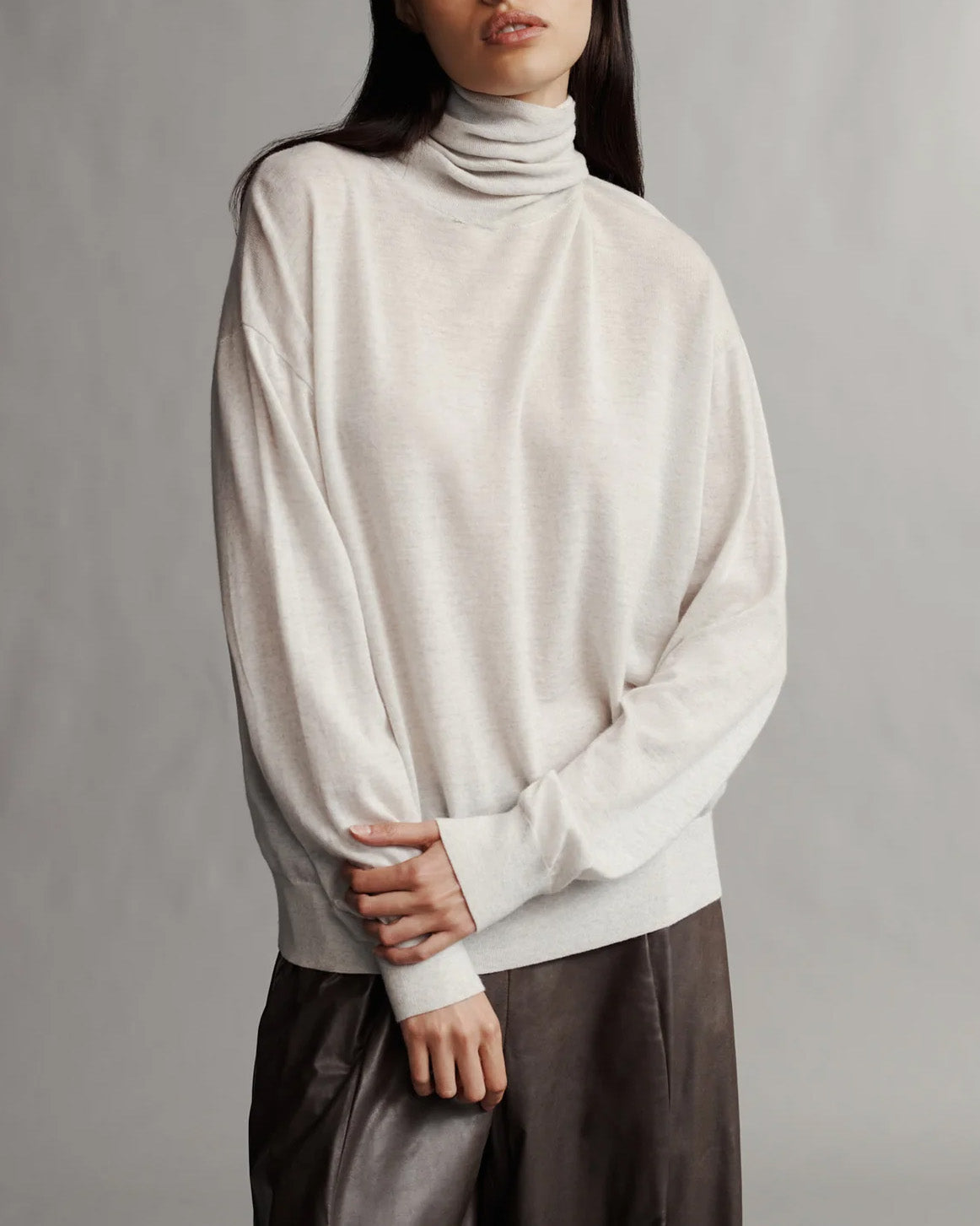 Easy T-Neck | White Heather Grey