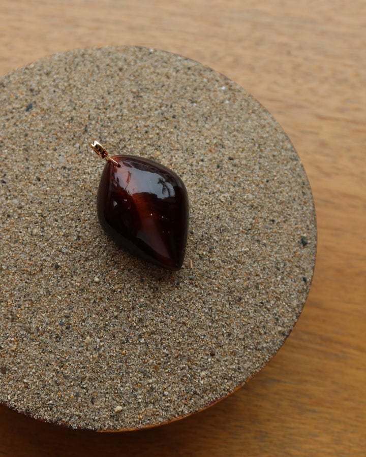 Grande Red Tigers Eye Carved Cowry With Citrine Charm