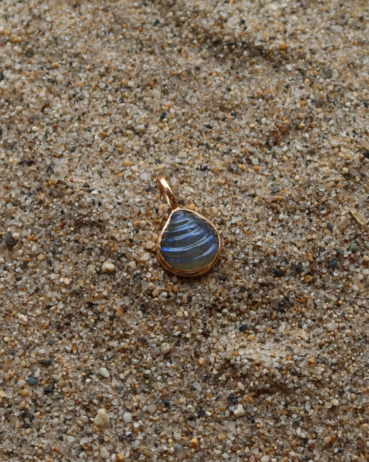 Carved Venus Charm Sz XS | Aquamarine