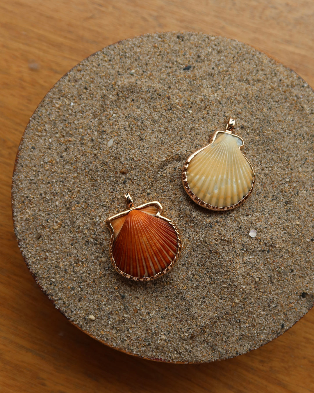 Natural Clam With Rose Gold Charm Sz L