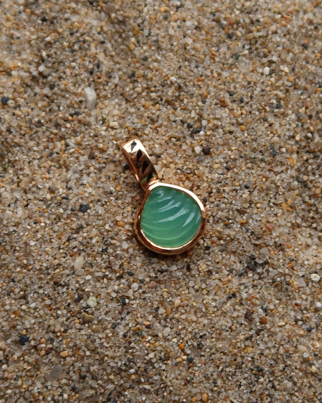 Carved Venus Charm Sz XS | Chrysoprase