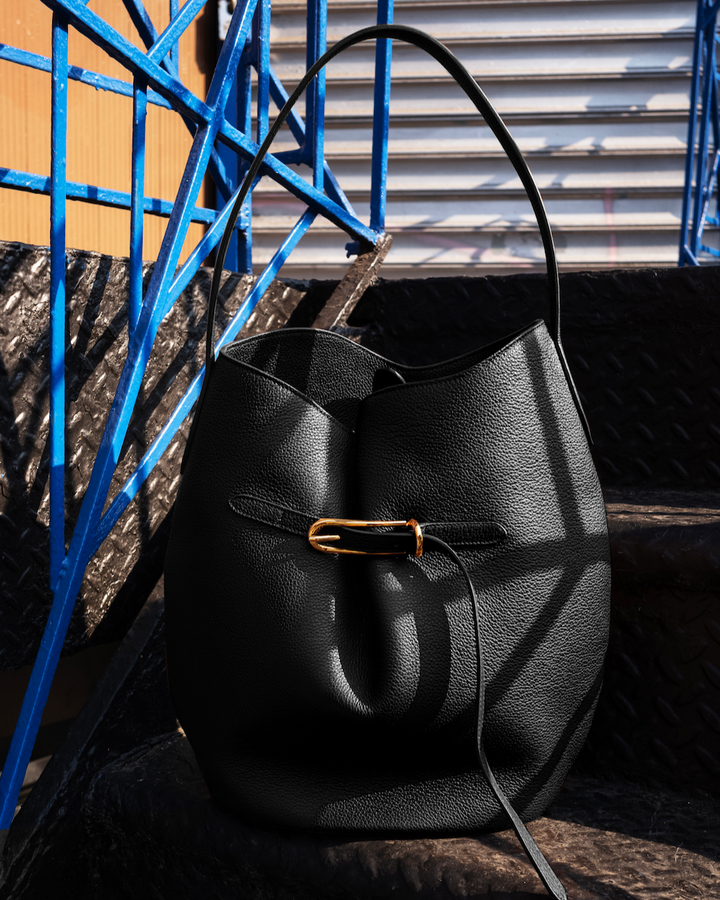 Belted Bucket Bag Large | Black Leather