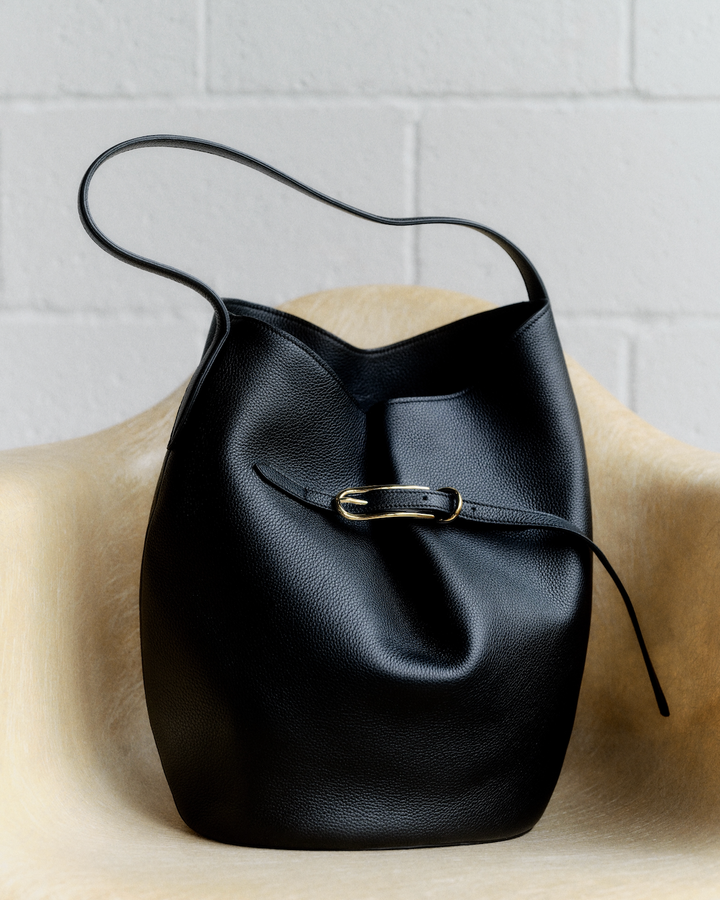 Belted Bucket Bag Large | Black Leather