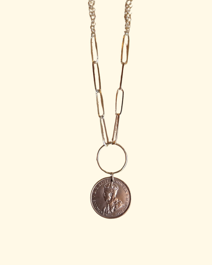 Australia 1933 | Gold Filled