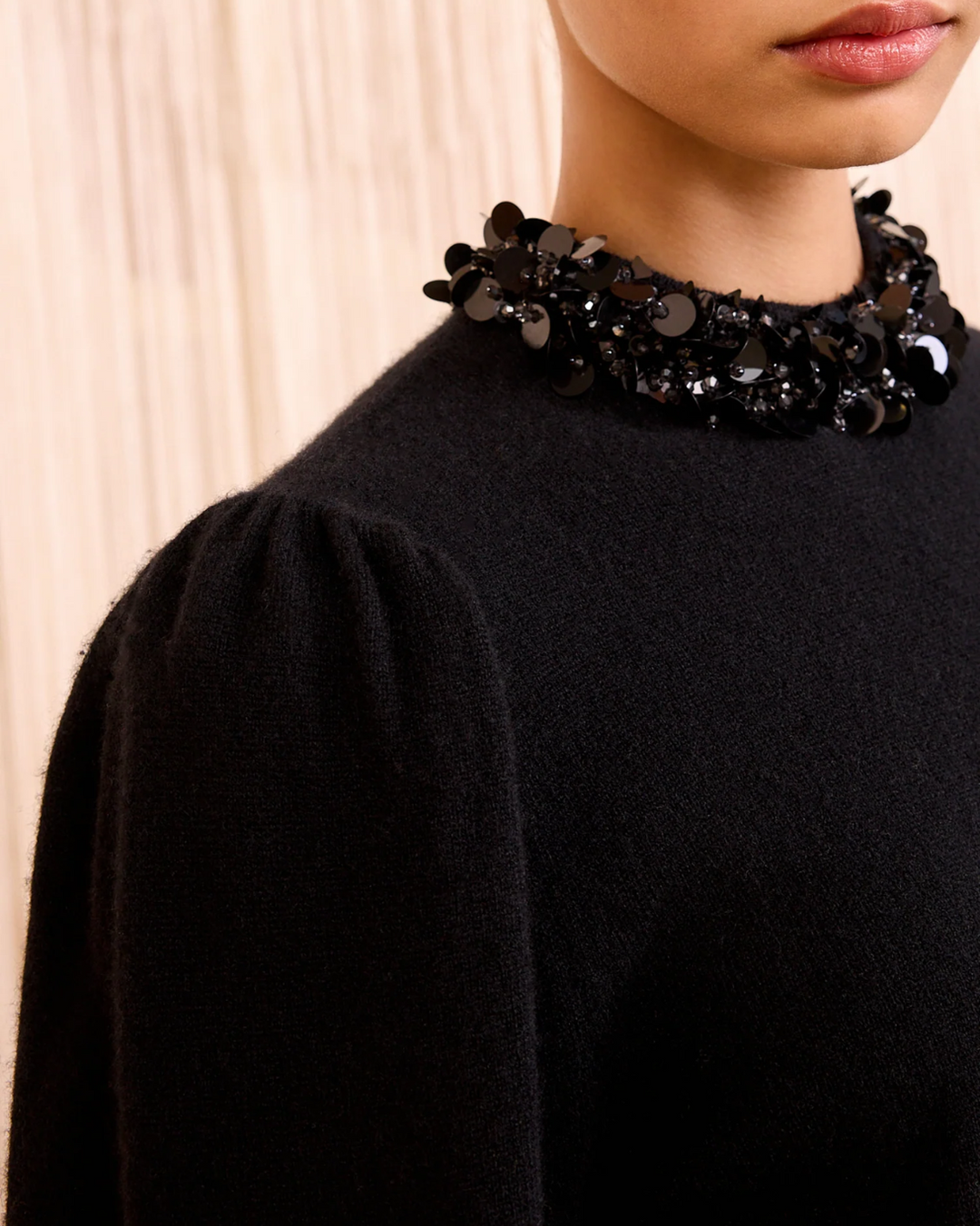 Kalani Embroidered Cashmere Long Sleeve Pullover | Noir