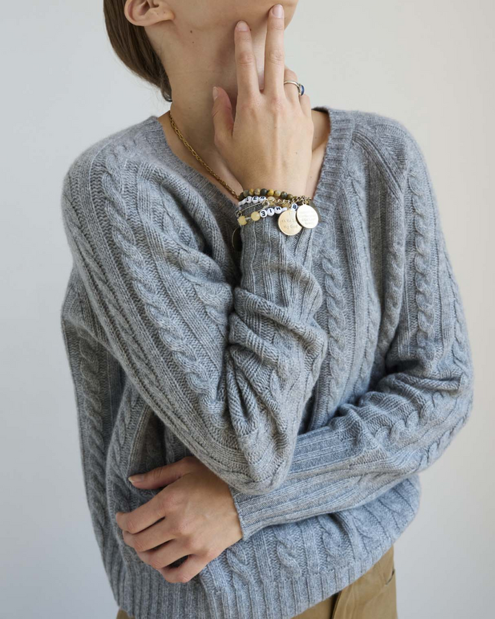 The Cable V Fave | Light Heather