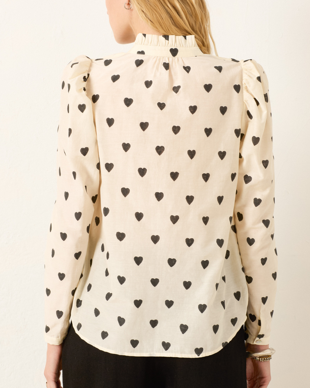 Artemis Onyx Heart Shirt | White Heart