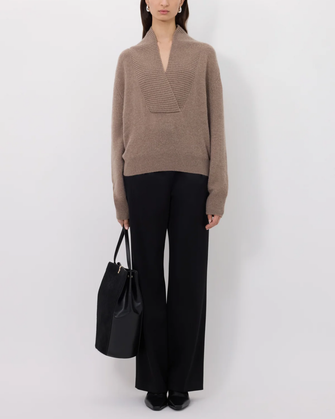 Makela Large V Neck Sweater | Taupe
