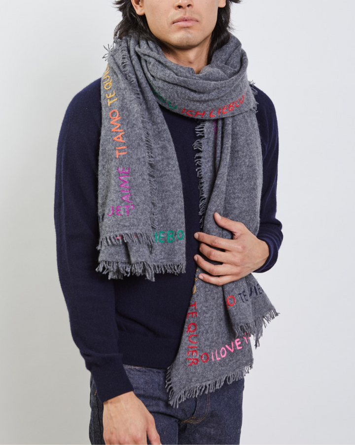 Te Quiero Scarf | Grey