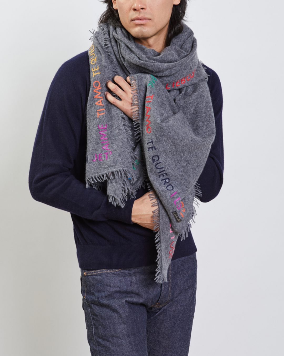 Te Quiero Scarf | Grey