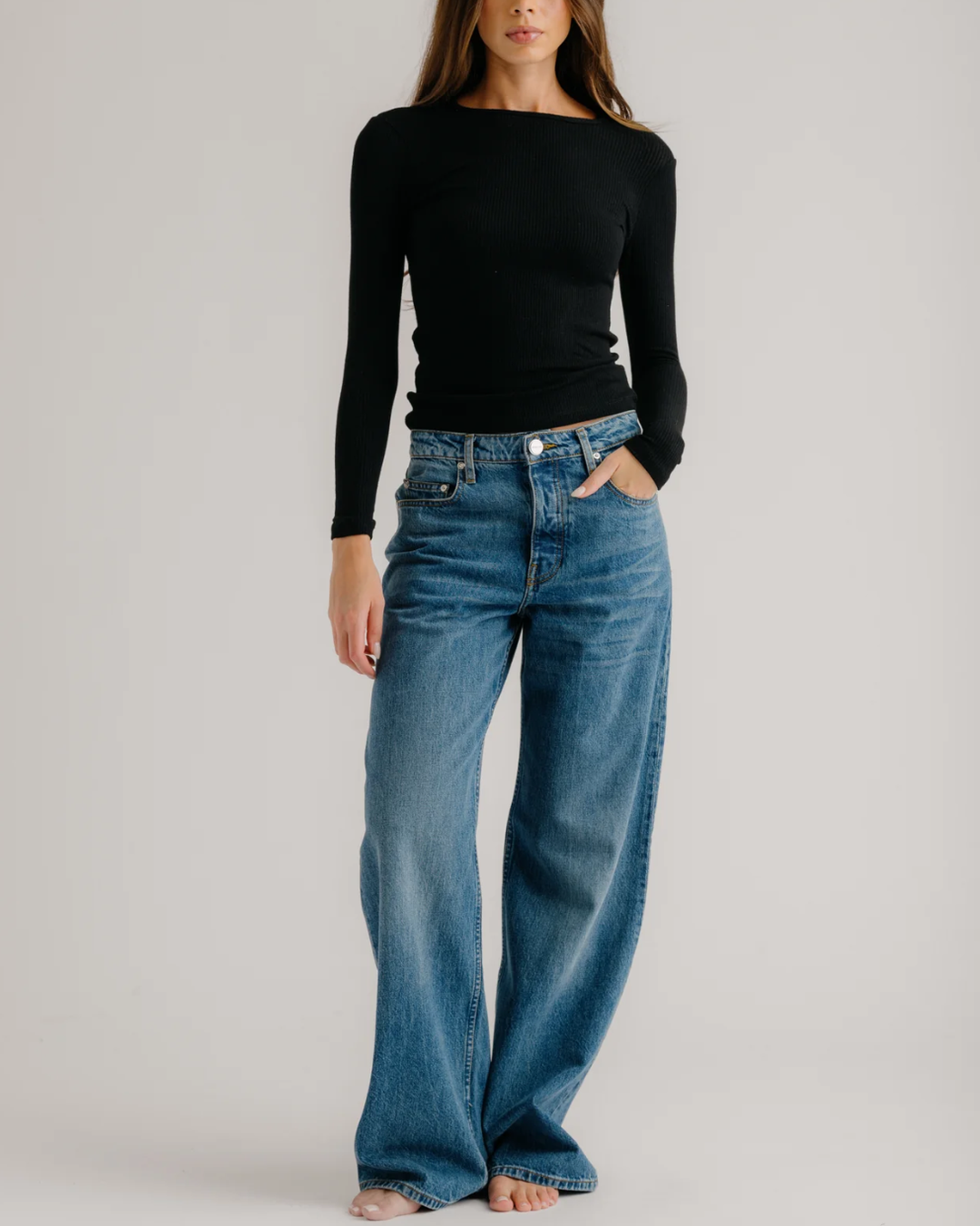 Quincy LS Fitted Crewneck Tee | Black