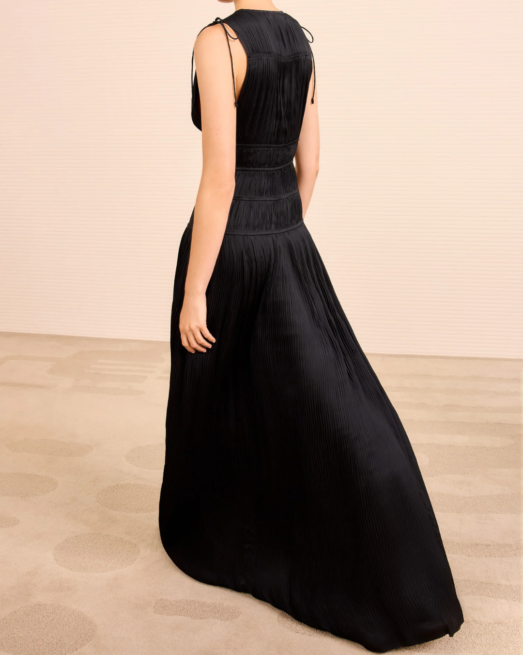 Tasneem Deep V Gown | Noir
