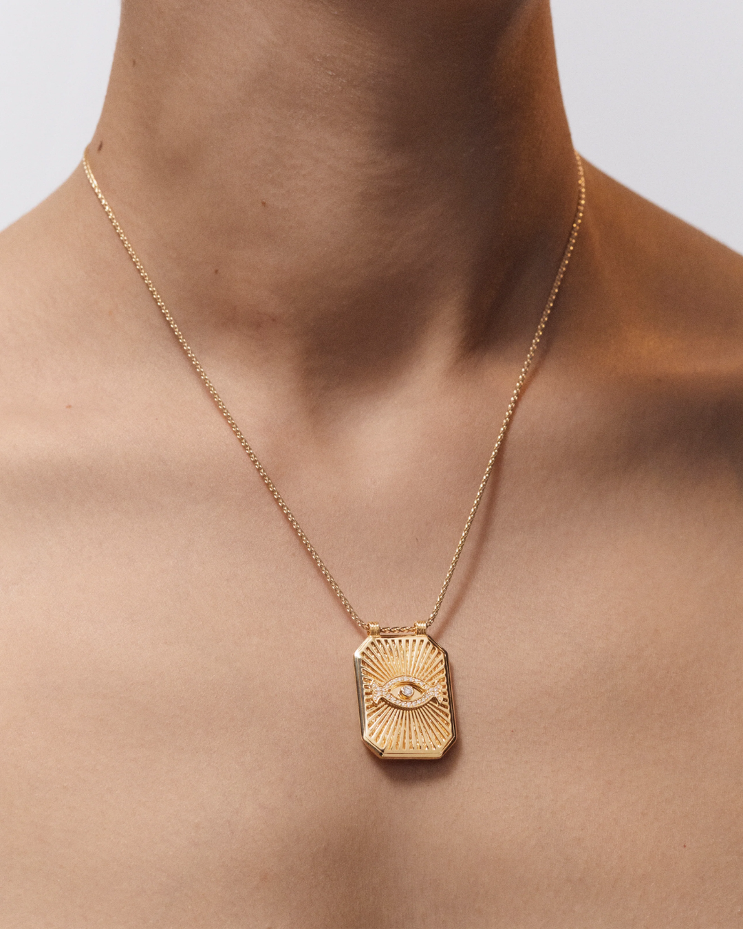 Eye Scapular | 18k Yellow Gold