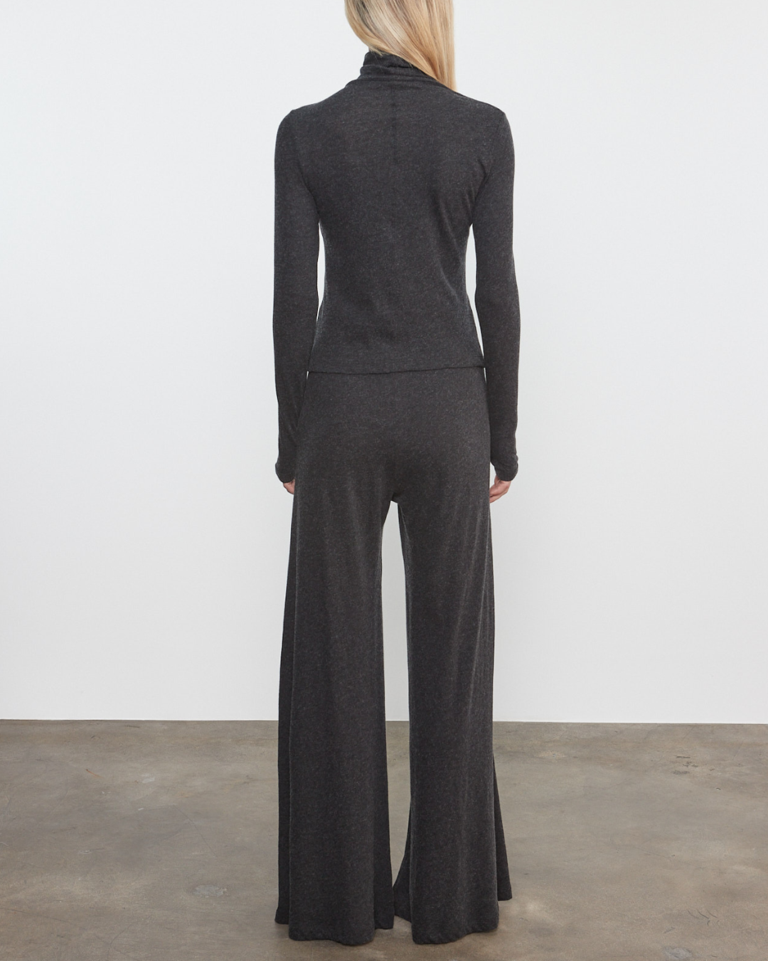 Cashmere Jersey New Classic Turtleneck | Charcoal