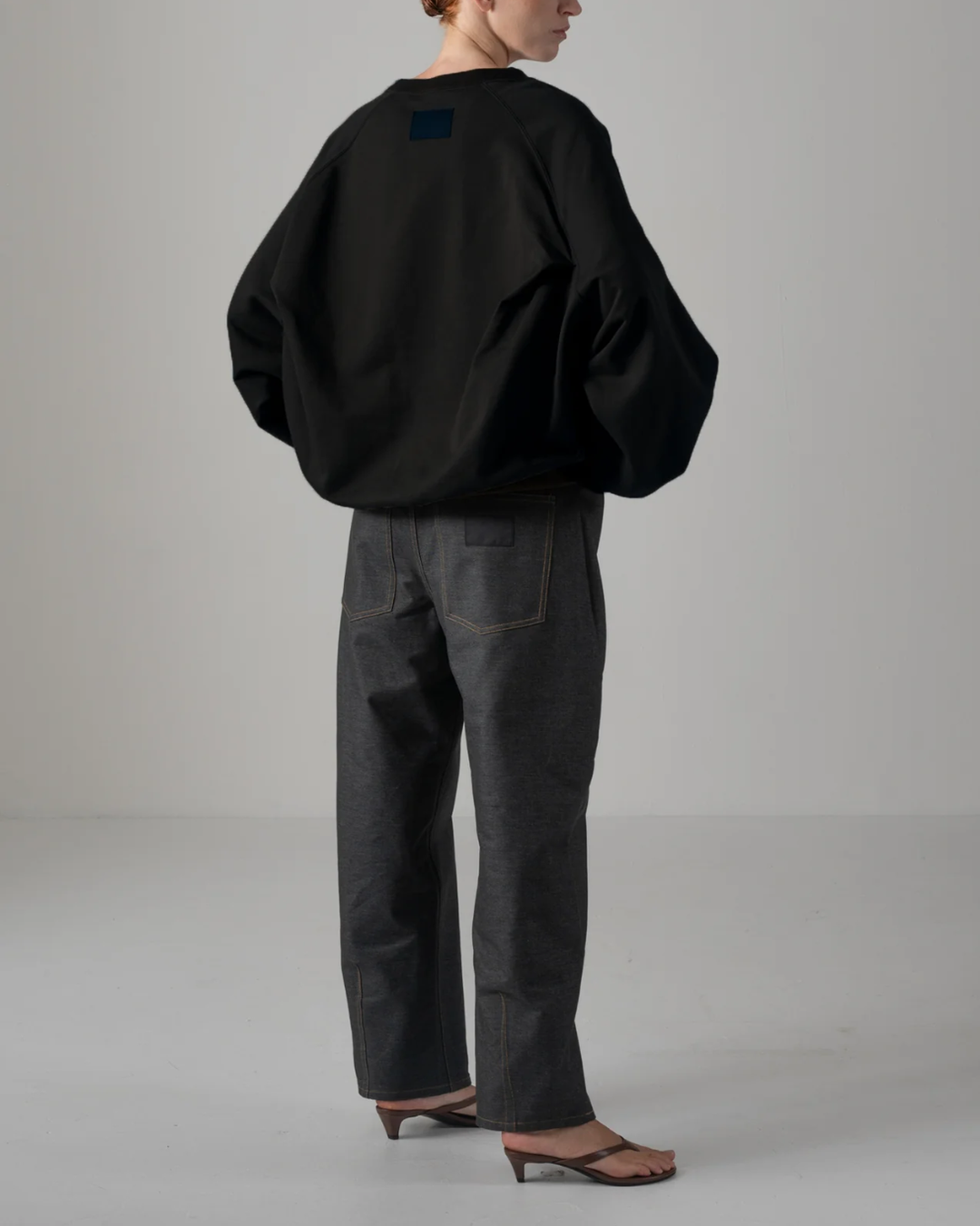 Leila Wide Cuff Sweat Shirt | Black