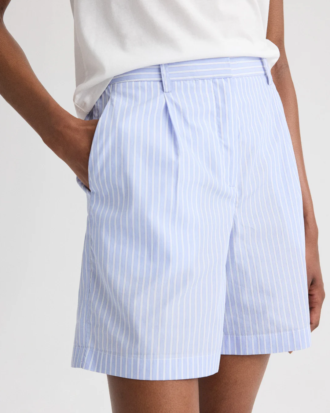 Henry St. Short | Blue Haven / White