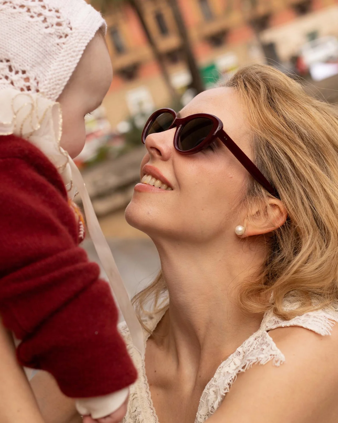 Ingénue Sunglasses | Lipstick/Dark Grey