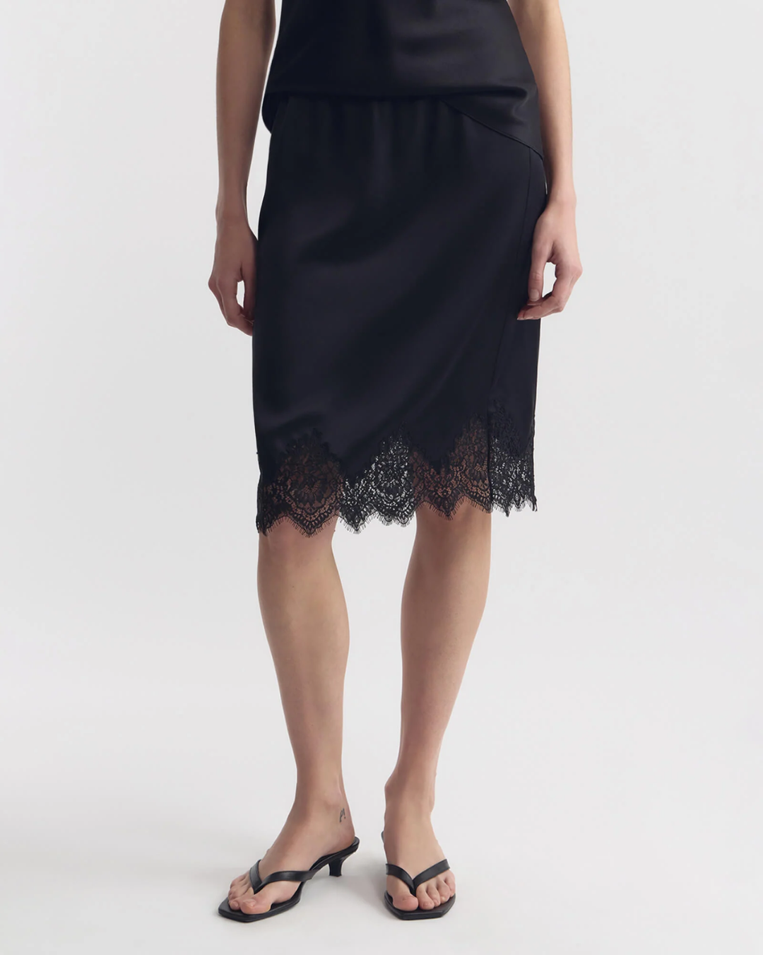 Thea Lace Skirt | Black