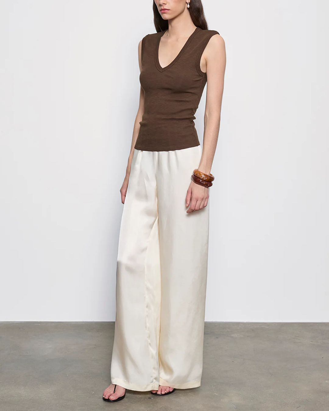 Textured Rib Sleeveless V | Chocolate