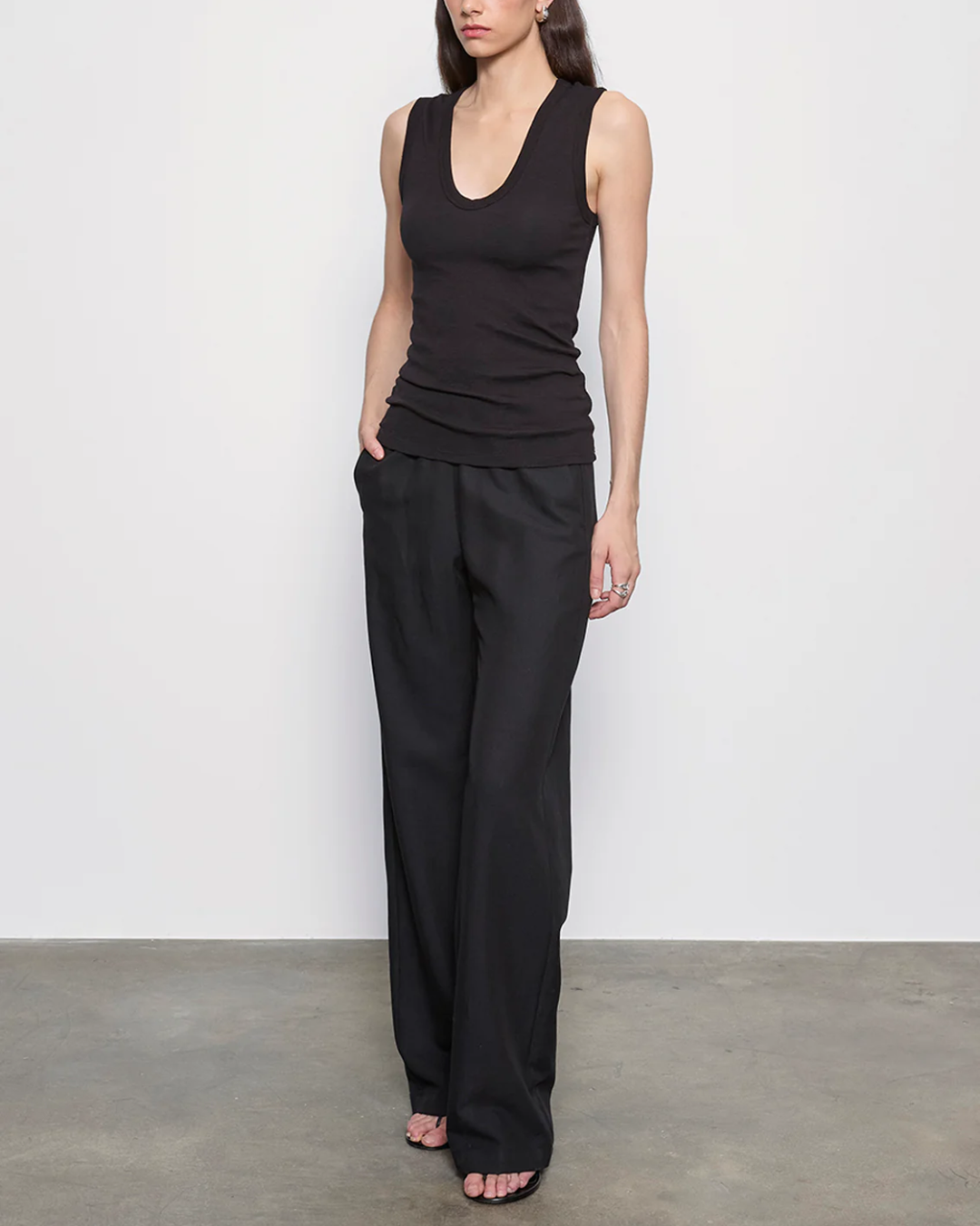 Textured Rib Sleeveless V | Black