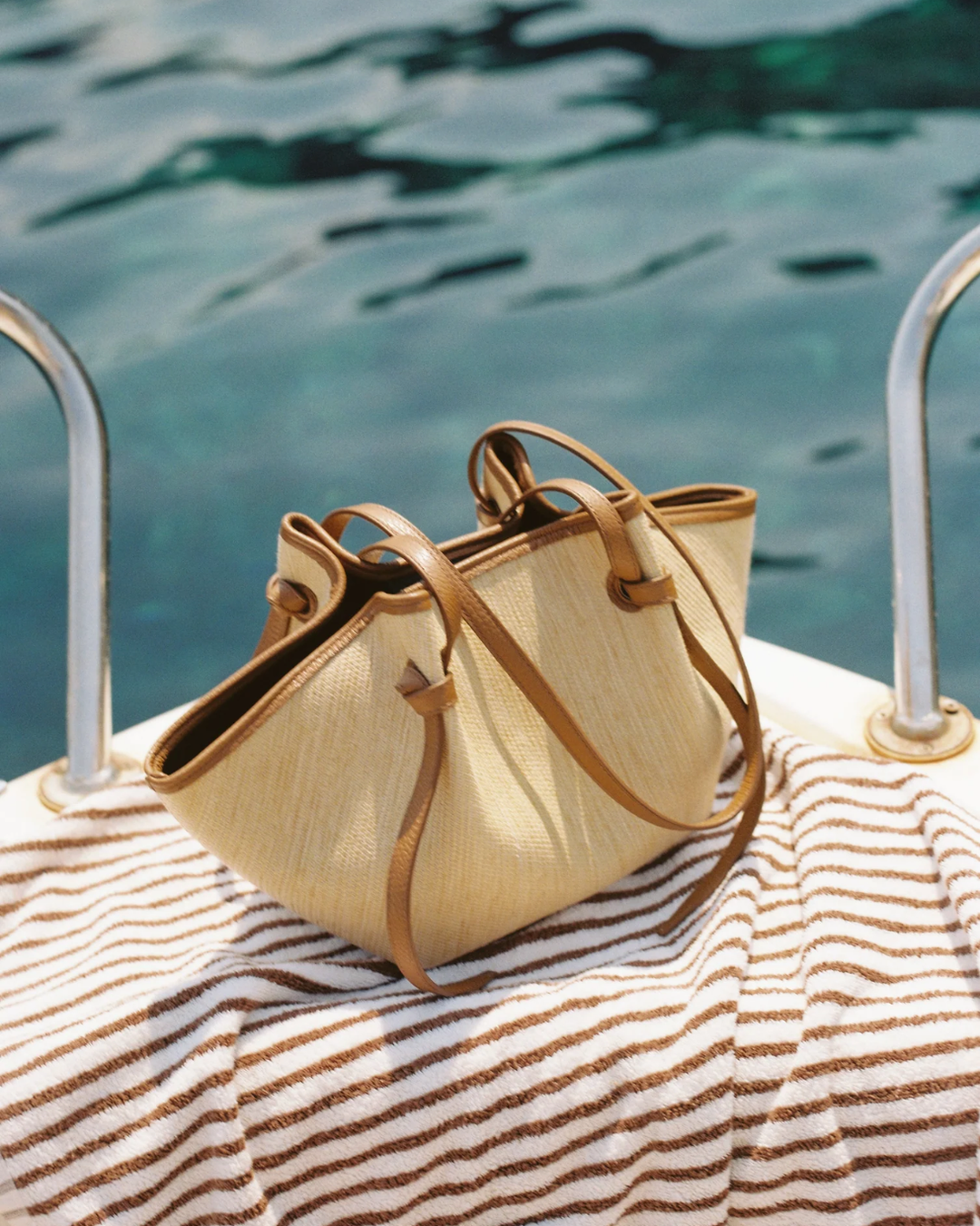 Mochi | Biscuit Woven Raffia