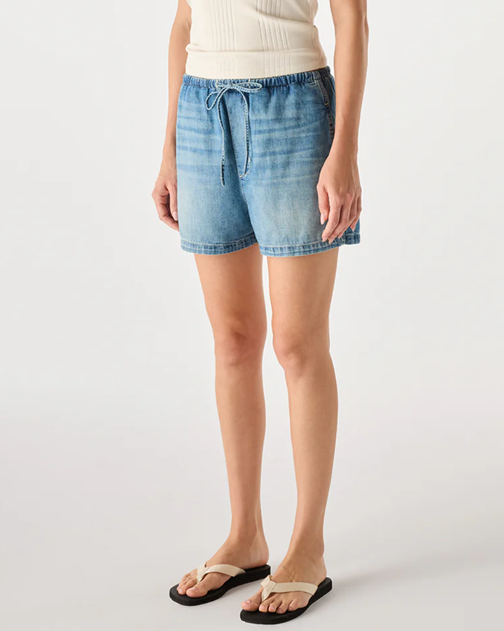 Simone Short | Swell