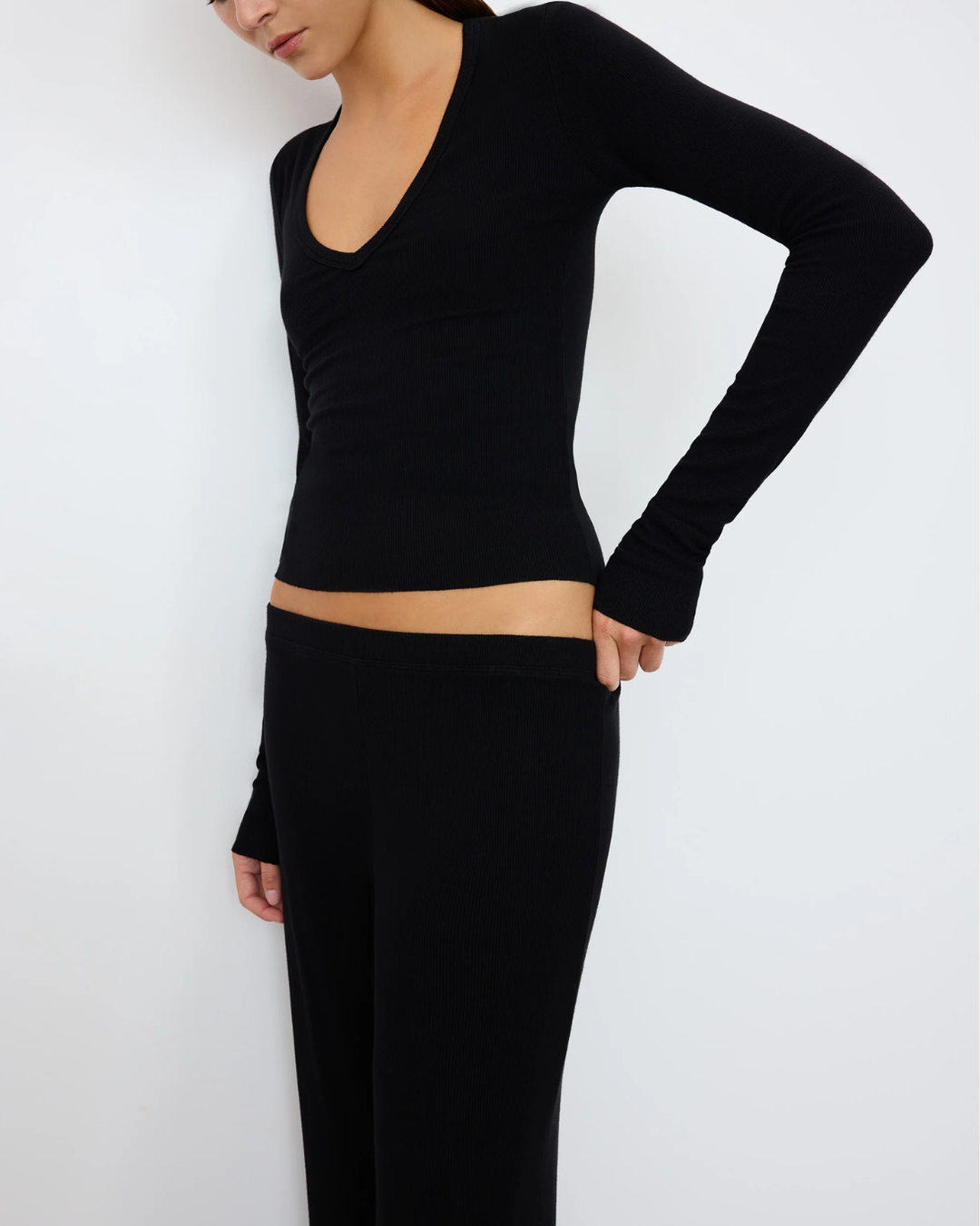 Long Sleeve V-Neck Top | Black