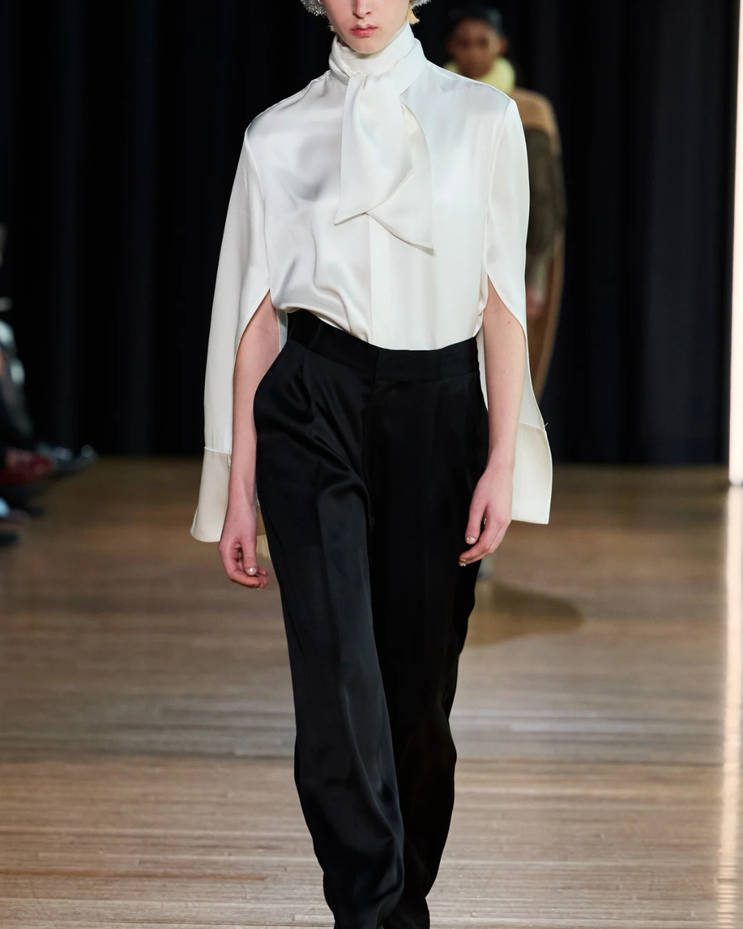 Shirt W Scarf | Ivory