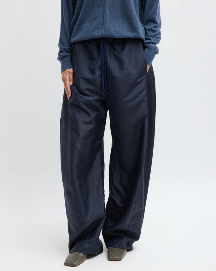Crispy Nylon Winslow Pant | Navy