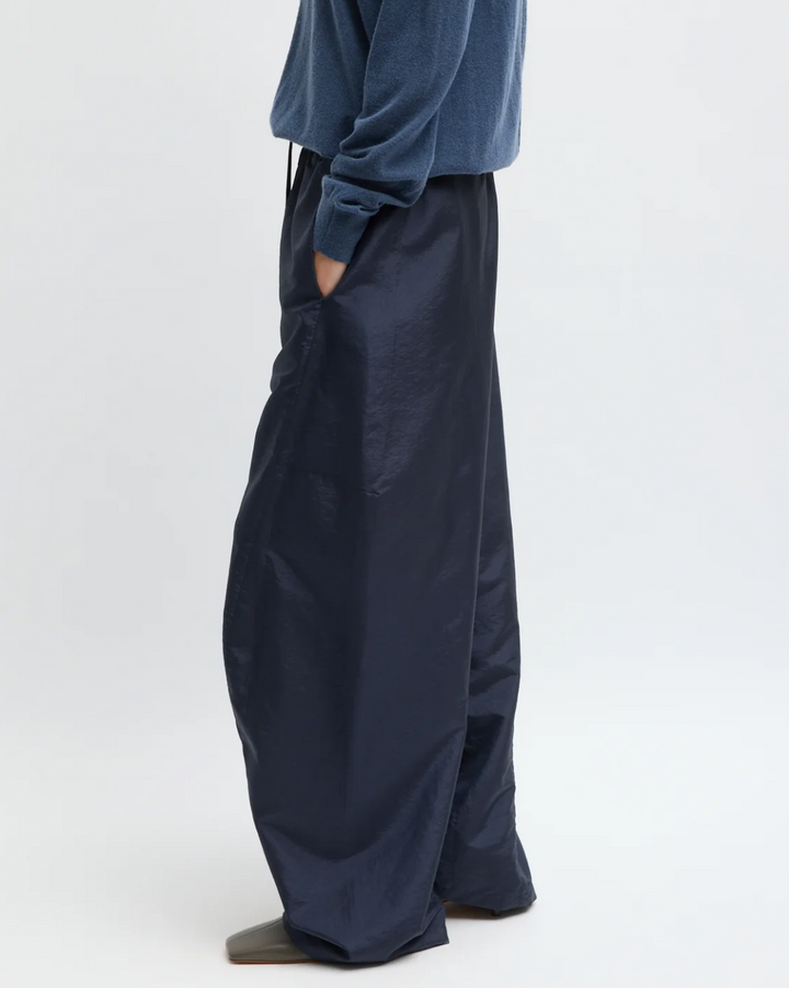 Crispy Nylon Winslow Pant | Navy