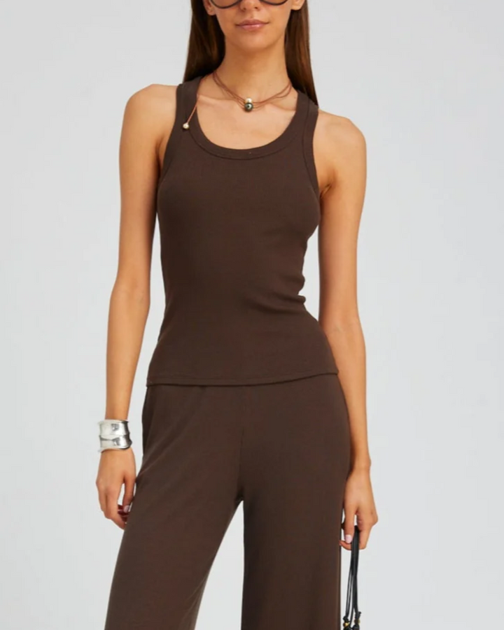 Rib Fitted Scooped Tank | Americano