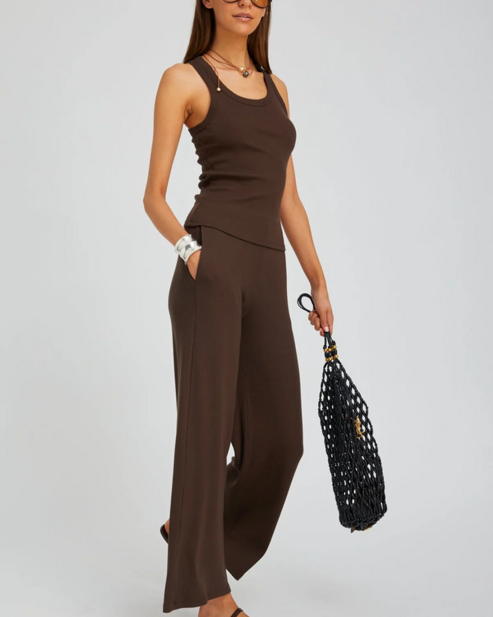 Rib Fitted Scooped Tank | Americano