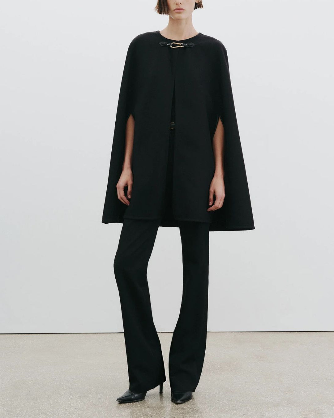 Arianna Cape | Black