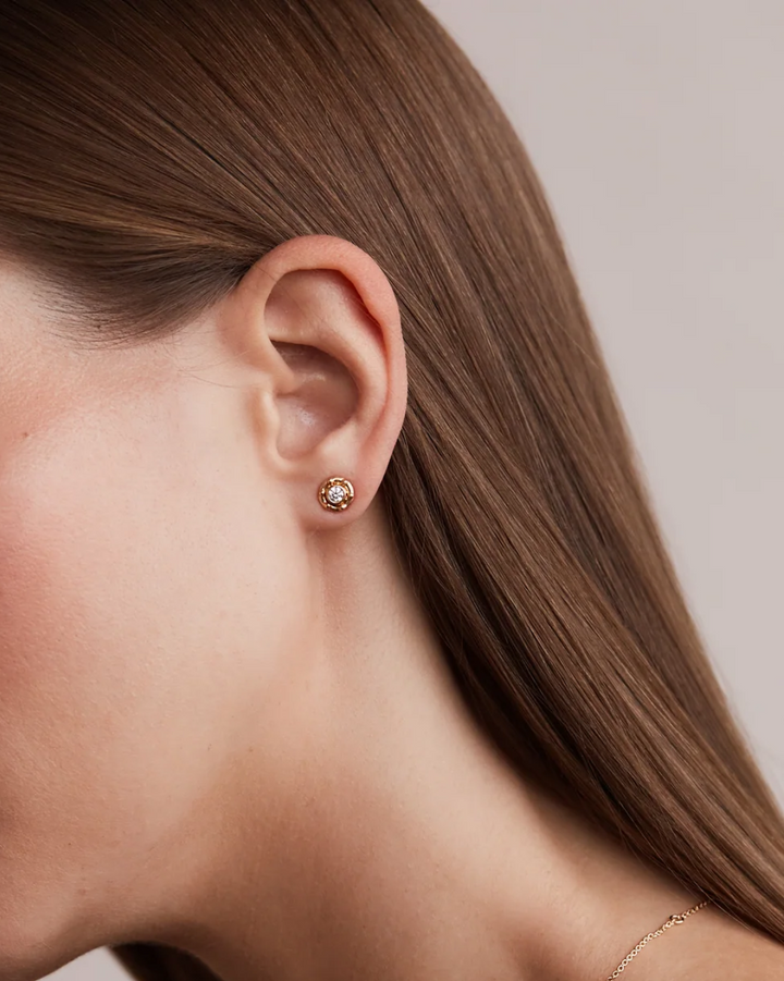 Aurifex Stud Earrings in Pearl | 18k Yellow Gold