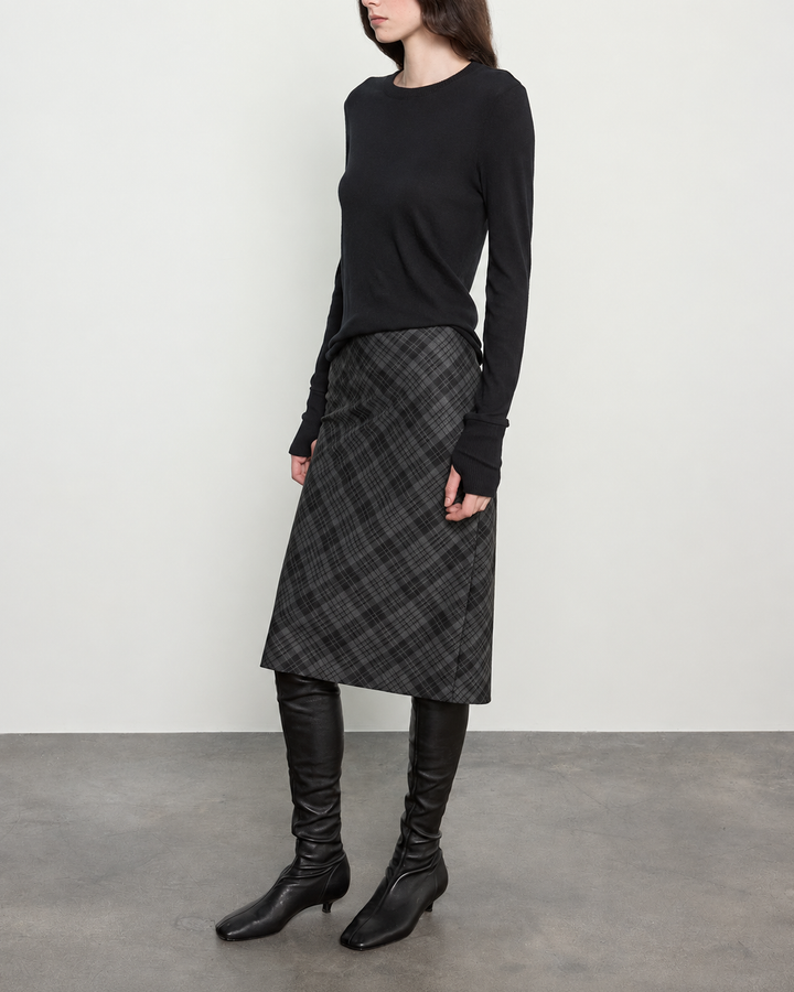 Fine Cashmere Jersey Easy Cuffed Crew in Black — side view
